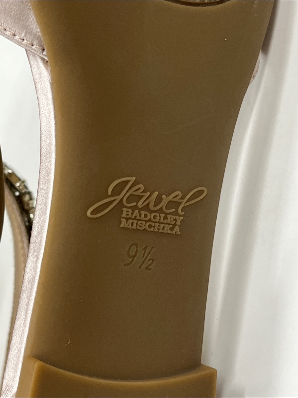 Badgley Mischka Cassidy Champagne Satin Rhinestone Pointed-Toe Flats Size 9.5 - Picture 8 of 8